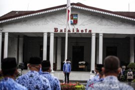 Wali kota Bogor: 2021 tahun pertarungan lawan COVID-19, PNS tidak siap silakan minggir
