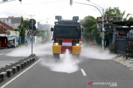 Tim gabungan laksanakan penyemprotan massal di Solo jelang tahun baru