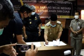 Bea Cukai Kalbar hibahkan 6 ton gula pasir untuk masyarakat Mempawah