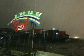 Tugboat  tabrak rumah warga Kampung Berpelangi Tanjung Una