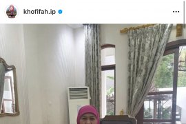 Gubernur Jatim terinfeksi   COVID-19