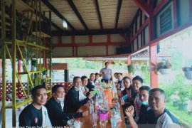 Menikmati kuliner seafood Tengah Sawah di Batusangkar