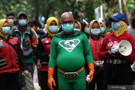 Tokoh New Man sosialisasi protokol kesehatan