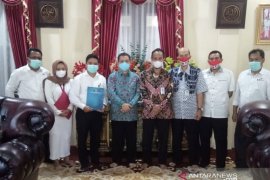 PT MMP sumbang seribu judul buku kepada Politeknik Negeri Samarinda