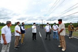 Bupati Banyuwangi tinjau pembangunan infrastruktur jalan alternatif