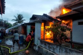 Rumah warga Desa Pengambengan-Jembrana ludes terbakar