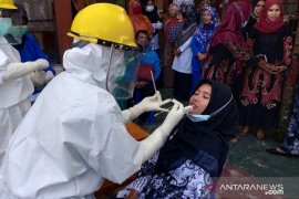 Bertambah 318 tenaga pendidik Padang Panjang jalani tes usap