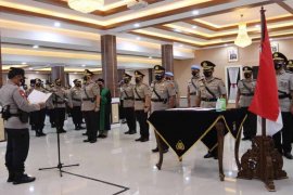 Wakapolda dan tujuh pejabat utama di Polda Kalteng berganti