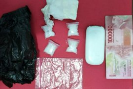 Sering transaksi sabu sabu di rumah, polisi tangkap pengedar di Langsa