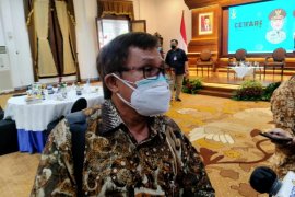 Epidemiolog Unair: Meski ada vaksin masyarakat harus tetap patuhi prokes