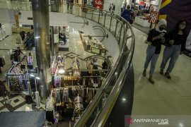 Pengetatan pembatasan pergerakan di pusat perbelanjaan