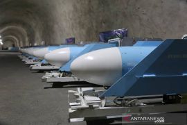 Iran membalas, hanya sasar situs militer Israel
