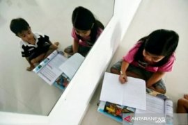 Kerja keras pemerintah dan sekolah kala pandemi COVID-19