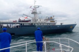 Polairud Mabes Polri lanjutkan pencarian korban hingga batas jarak pandang