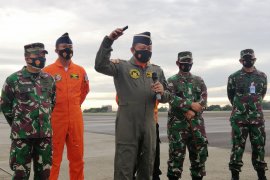 TNI AU menemukan dugaan tumpahan minyak pesawat di selatan Pulau Laki