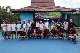 Klub tenis Bapantulan Balangan menjamu klub tenis Arpa Banjarmasin