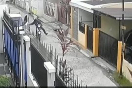 Seorang ibu jadi korban jambret viral di Padang