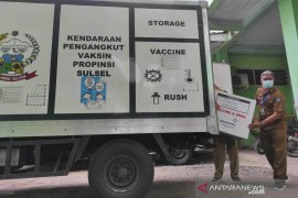 Dinkes Sulsel distribusikan vaksin COVID-19 tahap I di tiga daerah