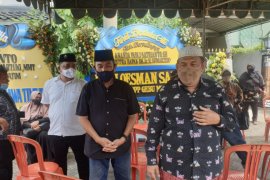 Jenazah co-pilot Fadly Satrianto rencananya dimakamkan di TPU Keputih