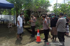 Wakapolda kunjungi Pejeng Kangin-Gianyar pantau "klaster keluarga" COVID-19