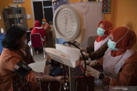 Vaksinasi Tenaga Kesehatan Di Palembang Page 4 Small
