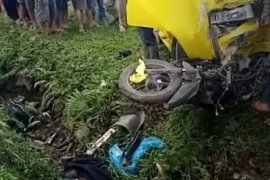 Dum truk pengangkut batu tabrak sepeda motor di Pringgasela, satu tewas