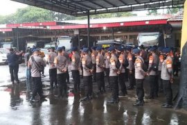 Dansat Brimob Polda Sulsel pimpin personelnya ke Sulbar