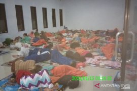 Lebih 100 warga Jember mengungsi akibat banjir