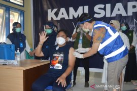 Bupati Bone Bolango minta warga jangan percaya kabar negatif tentang vaksin