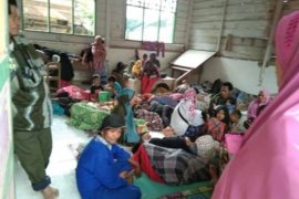 1.200 pengunsi Ulumanda Majene menanti bantuan