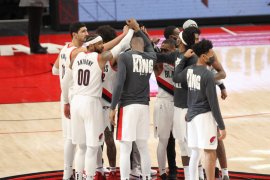 Damian Lillard pimpin Trail Blazers hempaskan Hawks