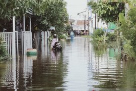 Banjir hari keempat di Banjarmasin terus naik karena air pasang dan air kiriman makin tinggi