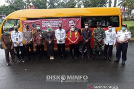 Pemkab Tanah Laut terima hibah bus sekolah