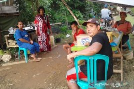 Warga Desa Jaranih dan Masiraan berharap bantuan, beberapa warga sakit