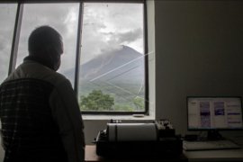 Aktivitas Gunung Semeru meningkat