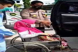 Wanita ini akan melahirkan di tengah banjir di Batola