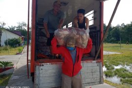 Kabupaten Landak salurkan 2,2 ton beras ke korban banjir