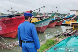 Satpolair Polres Bangka Barat imbau nelayan waspadai angin kencang
