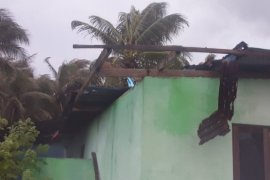 Angin puting beliung terjang belasan rumah warga di Rote Ndao