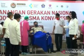 Menko Perekonomian donorkan darah untuk plasma konvalesen COVID-19