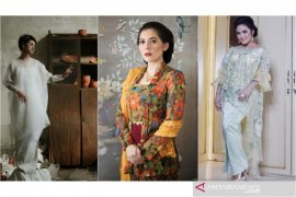 Kata desainer Didiet Maulana soal padu-padan kebaya dengan sentuhan modern