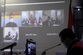 Mantan Bupati Lampung Tengah Mustafa kecewa harga "fee" DAK tinggi