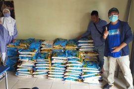 IKA Smansa 89 Makassar salurkan bantuan korban gempa Sulbar