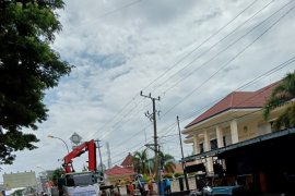 Separuh Kota Mamuju-Sulbar masih padam listrik