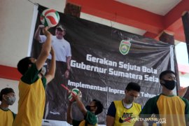 Bantuan bola untuk anak didik lapas anak klas 1A Palembang Page 1 Small