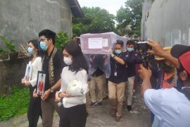 Jenazah Pramugari Sriwijaya Air tiba di Denpasar (video)