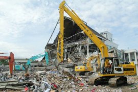 Jumlah korban meninggal dunia dampak gempa  Sulbar bertambah menjadi 91 jiwa