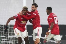 Pogba kembali antar MU ke puncak klasemen