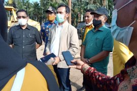 Dewan Provinsi Jambi tinjau jalan rusak di Desa Siau Tanjungjabung Timur