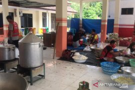 PMI Jember diirikan posko dapur umum di lokasi terdampak bencana banjir